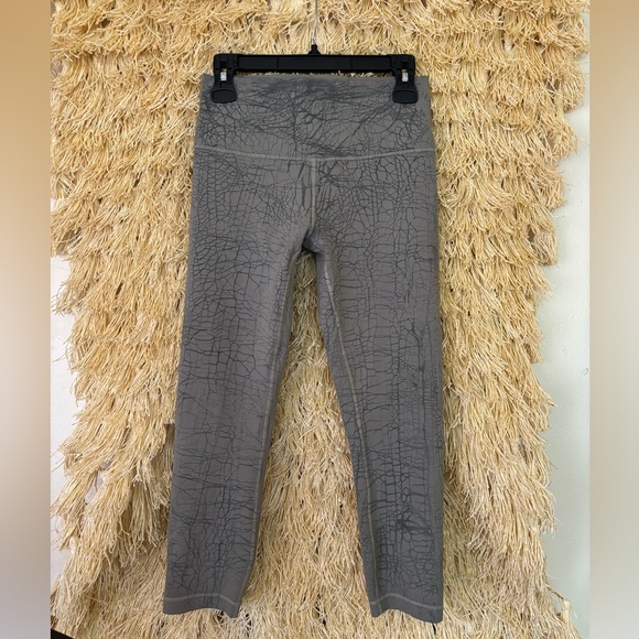 Lululemon✨PRISTINE✨Wunder Train High-Rise Crop 23"✨Thread Dye Rover Black✨size 8 - Picture 5 of 15